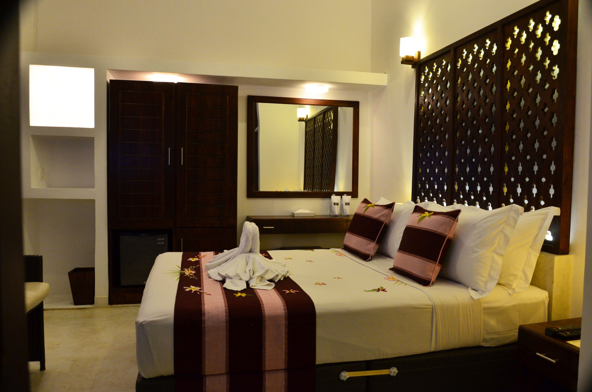 56 By Deco - Galle Fort Экстерьер фото